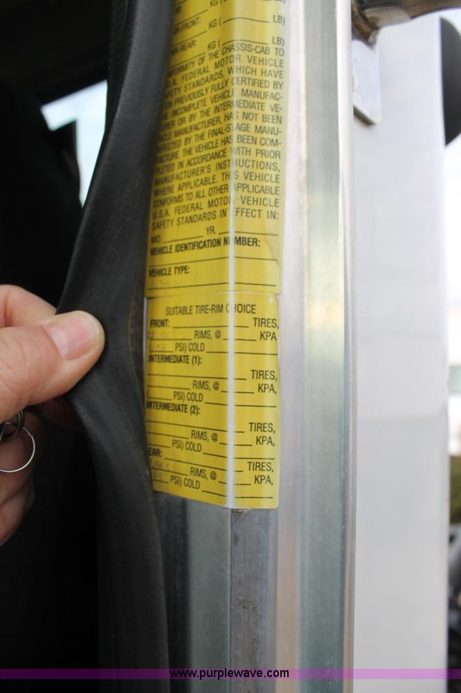 image for item H1639 2008 Peterbilt 335 truck cab and chassis