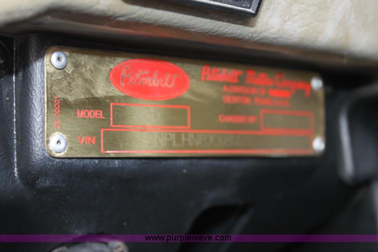 image for item H1639 2008 Peterbilt 335 truck cab and chassis