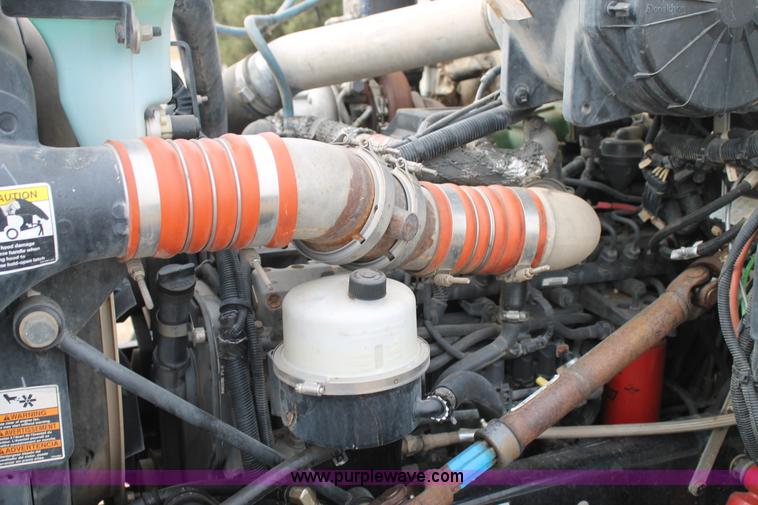 image for item H1639 2008 Peterbilt 335 truck cab and chassis