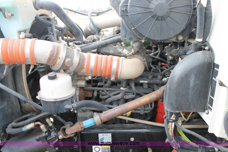 image for item H1639 2008 Peterbilt 335 truck cab and chassis