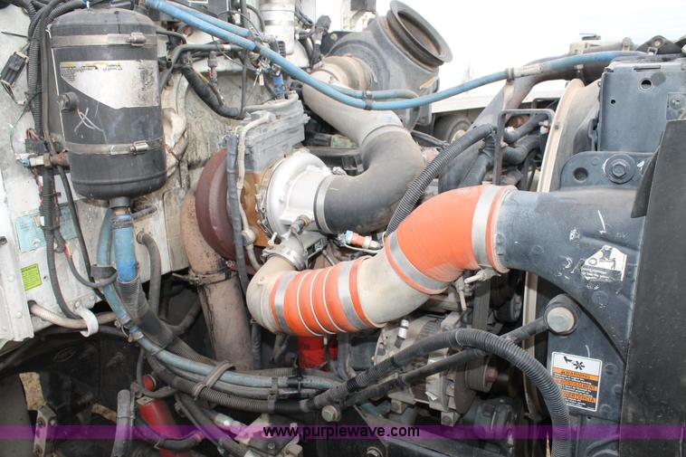 image for item H1639 2008 Peterbilt 335 truck cab and chassis