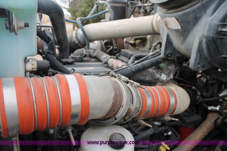 image for item H1639 2008 Peterbilt 335 truck cab and chassis