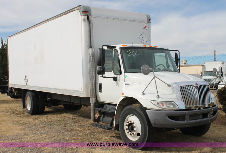 image for item H1653 2010 International DuraStar 4300 box truck