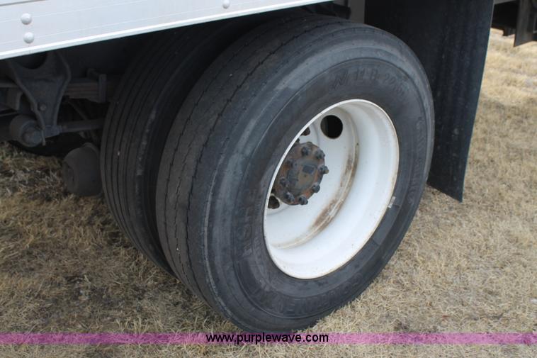 image for item H1653 2010 International DuraStar 4300 box truck