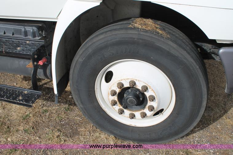 image for item H1653 2010 International DuraStar 4300 box truck