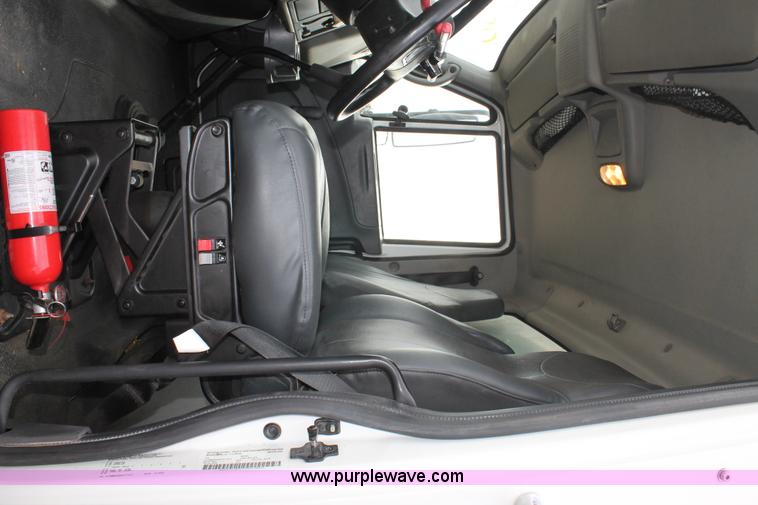 image for item H1653 2010 International DuraStar 4300 box truck