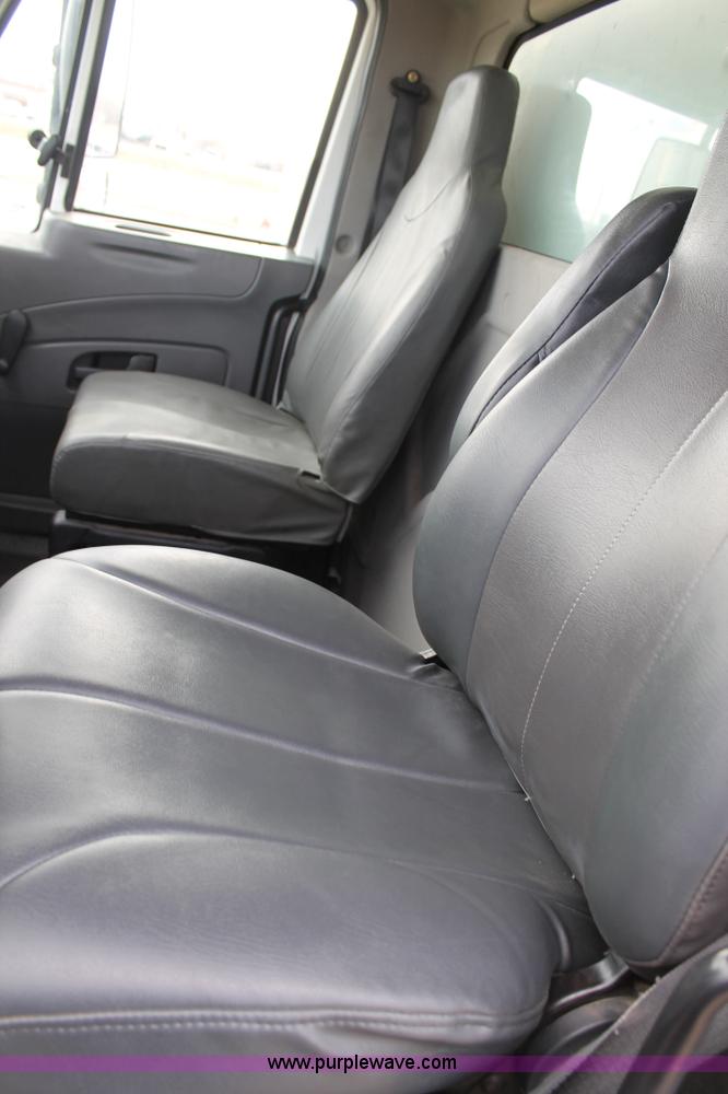 image for item H1653 2010 International DuraStar 4300 box truck