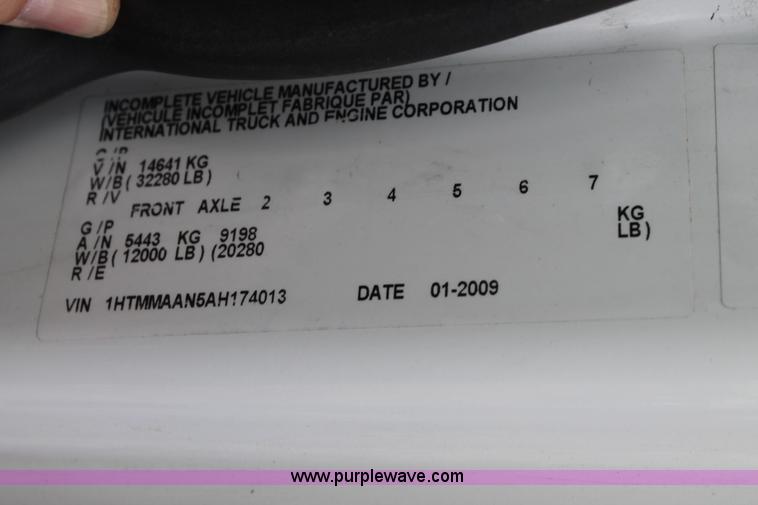 image for item H1653 2010 International DuraStar 4300 box truck