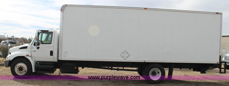 image for item H1654 2006 International DuraStar 4300 box truck