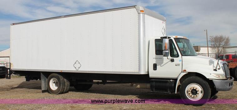 image for item H1654 2006 International DuraStar 4300 box truck
