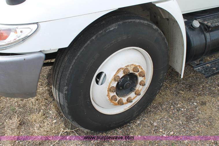 image for item H1654 2006 International DuraStar 4300 box truck