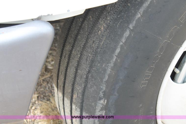 image for item H1654 2006 International DuraStar 4300 box truck