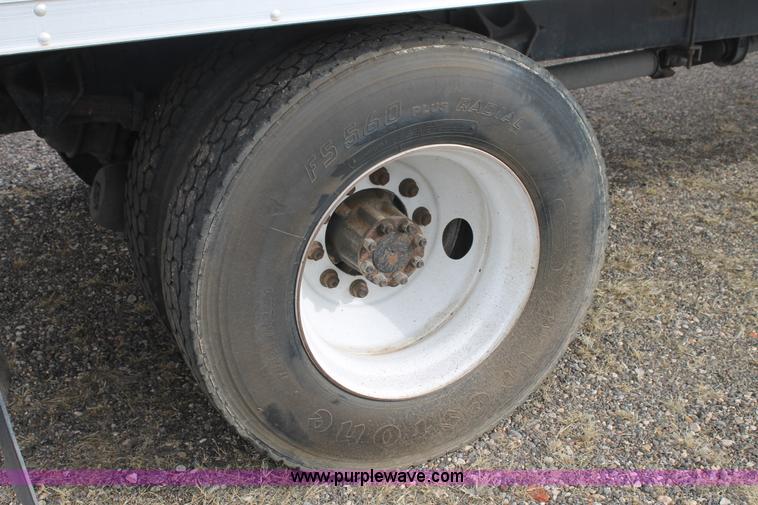 image for item H1654 2006 International DuraStar 4300 box truck