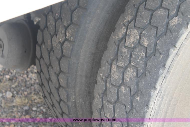 image for item H1654 2006 International DuraStar 4300 box truck