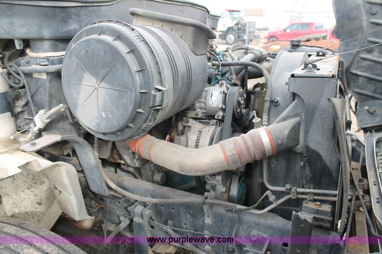 image for item H1654 2006 International DuraStar 4300 box truck