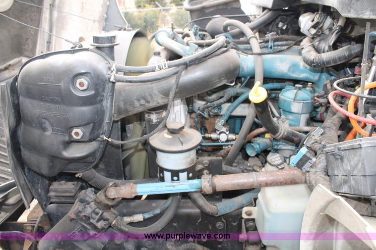 image for item H1654 2006 International DuraStar 4300 box truck