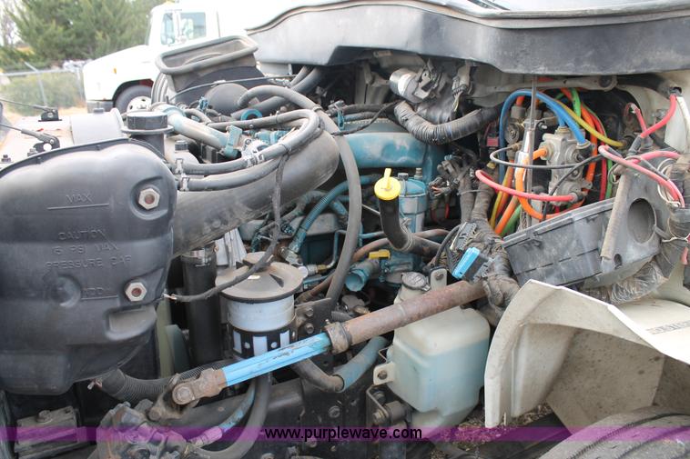 image for item H1654 2006 International DuraStar 4300 box truck