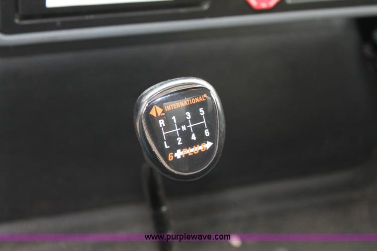 image for item H1654 2006 International DuraStar 4300 box truck