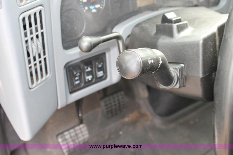 image for item H1654 2006 International DuraStar 4300 box truck