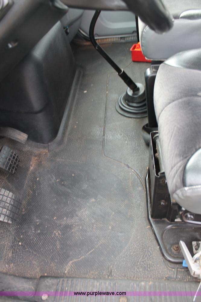 image for item H1654 2006 International DuraStar 4300 box truck