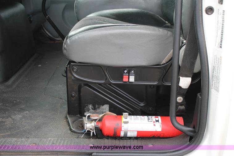 image for item H1654 2006 International DuraStar 4300 box truck