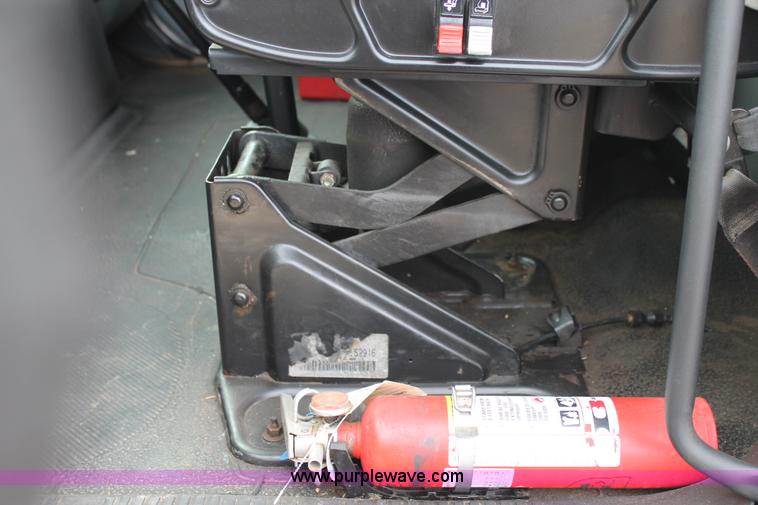 image for item H1654 2006 International DuraStar 4300 box truck