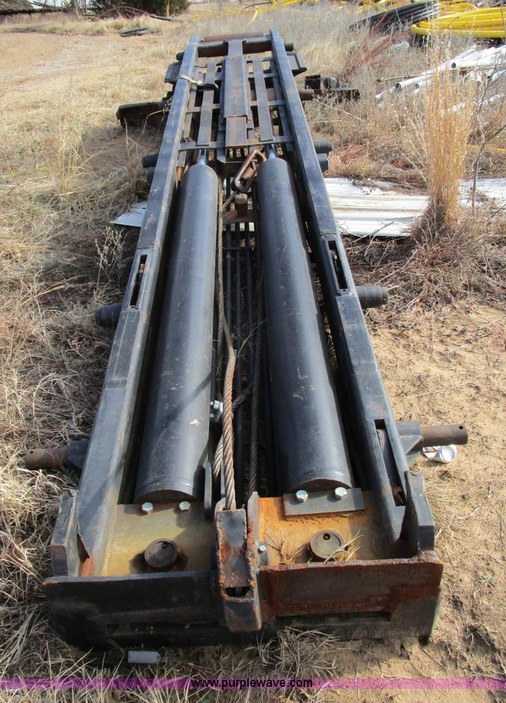 image for item H3433 1995 Ford L9000 truck cab and chassis