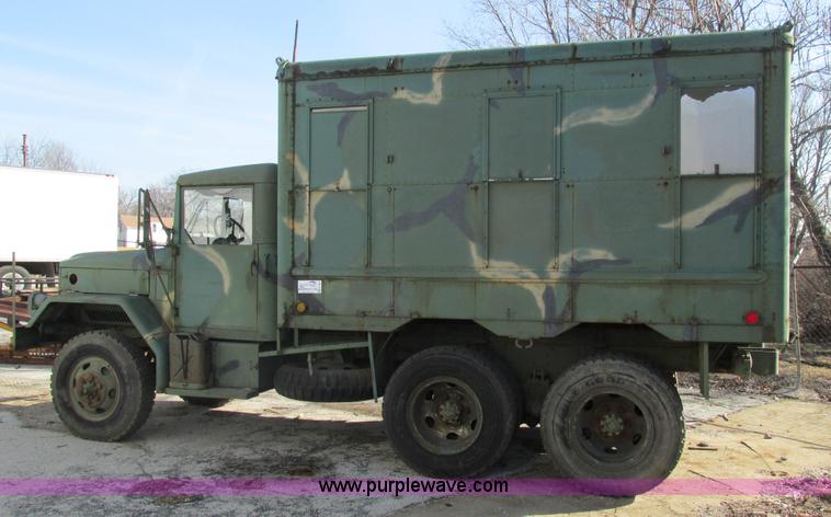 image for item H7601 1971 Jeep military truck