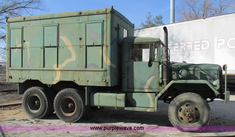 image for item H7601 1971 Jeep military truck