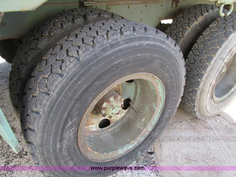 image for item H7601 1971 Jeep military truck