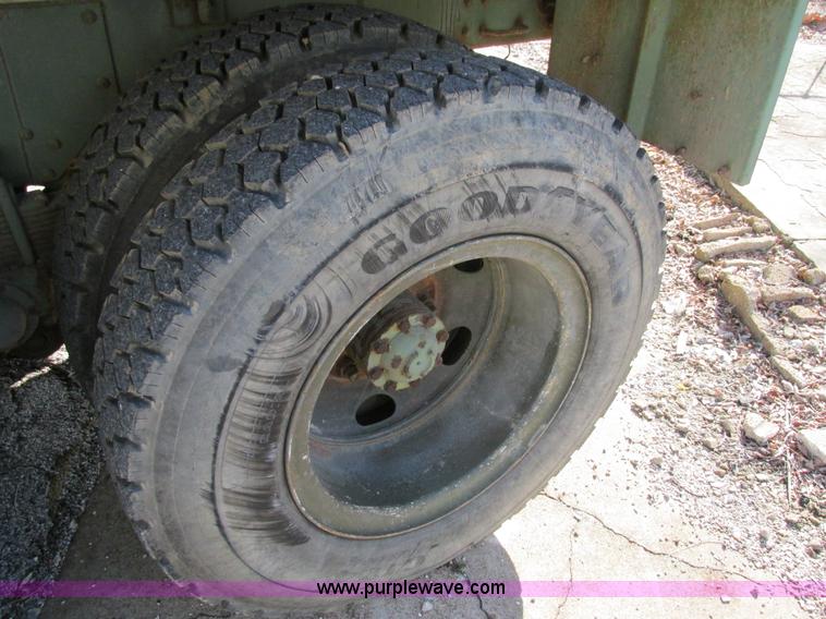 image for item H7601 1971 Jeep military truck