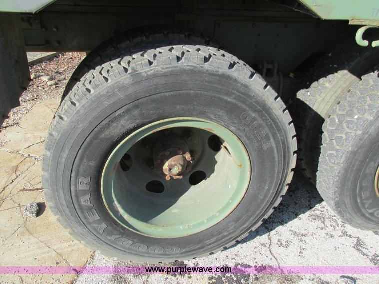 image for item H7601 1971 Jeep military truck