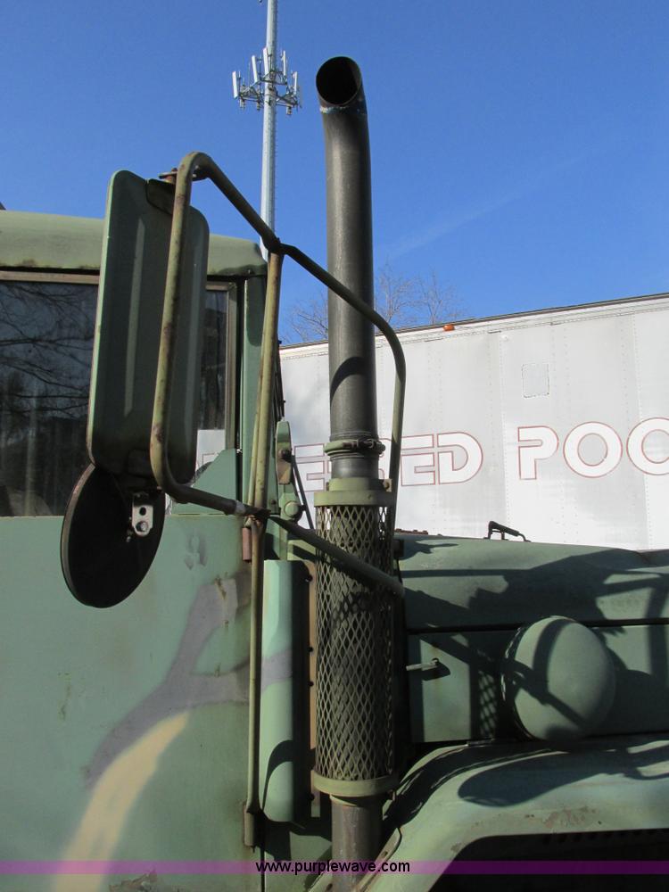 image for item H7601 1971 Jeep military truck