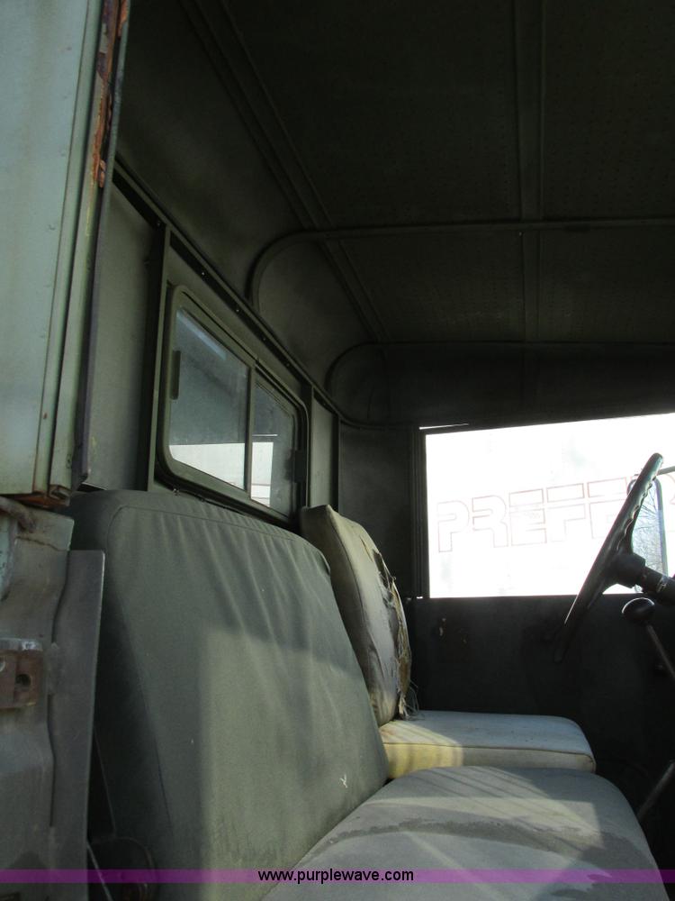 image for item H7601 1971 Jeep military truck