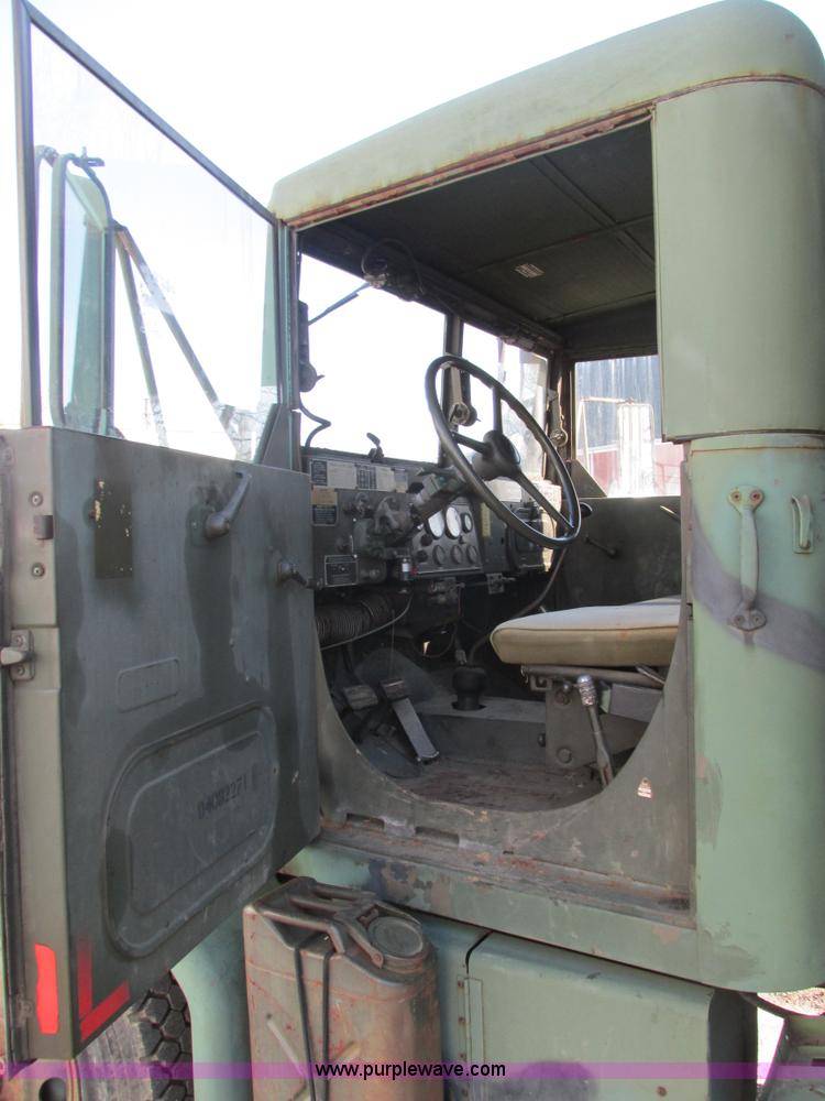 image for item H7601 1971 Jeep military truck