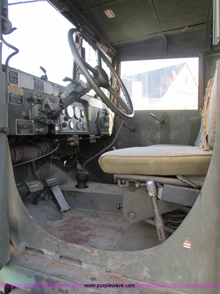 image for item H7601 1971 Jeep military truck