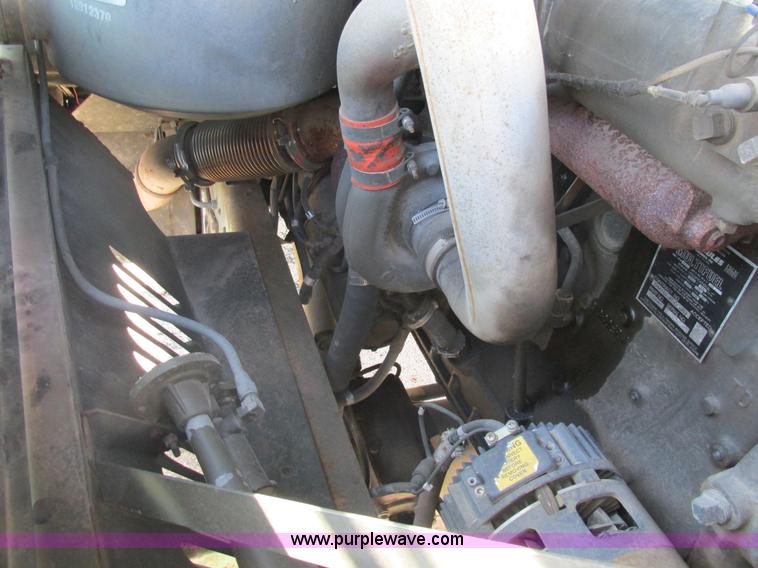 image for item H7601 1971 Jeep military truck