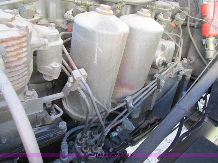 image for item H7601 1971 Jeep military truck