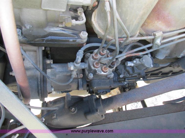 image for item H7601 1971 Jeep military truck