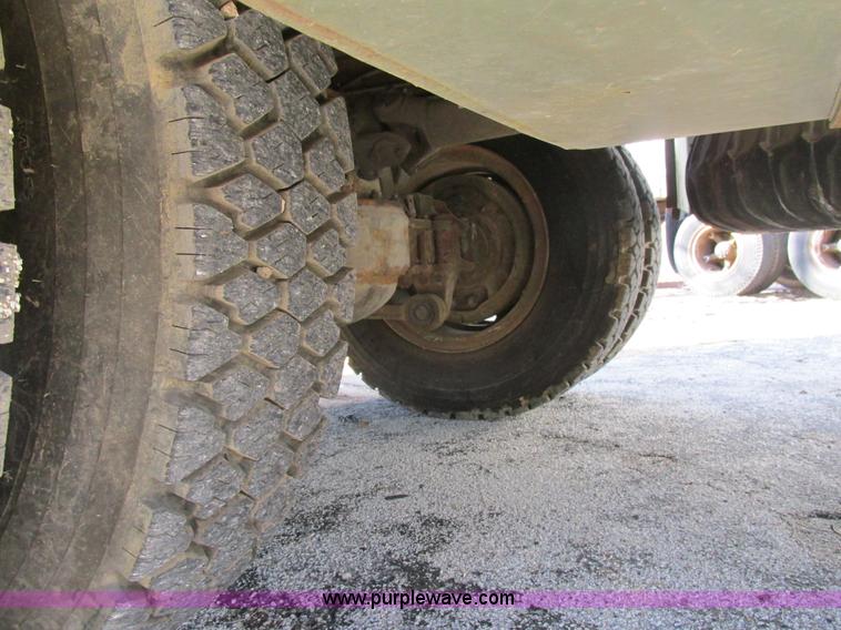 image for item H7601 1971 Jeep military truck