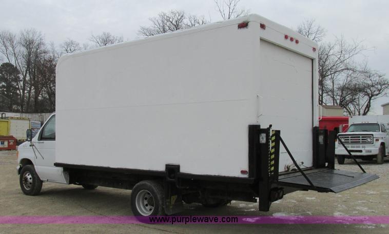 image for item H7607 1995 Ford E350 box van