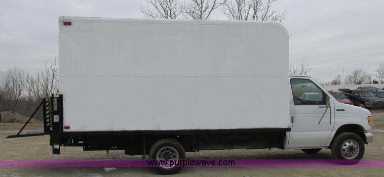image for item H7607 1995 Ford E350 box van