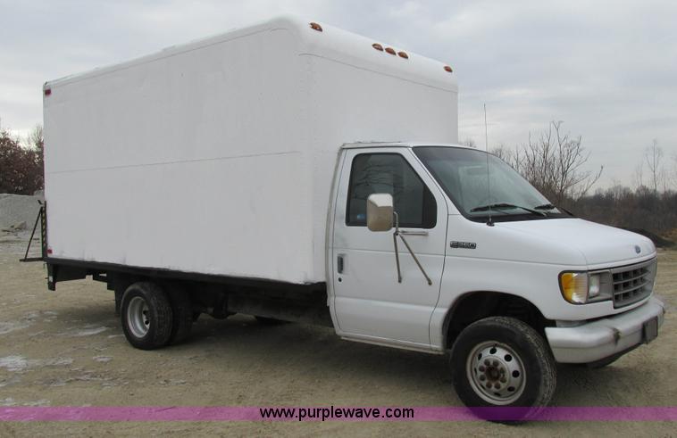 image for item H7607 1995 Ford E350 box van