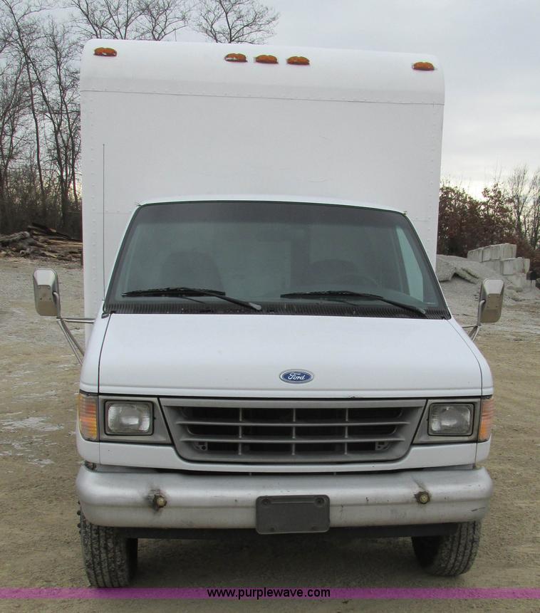 image for item H7607 1995 Ford E350 box van