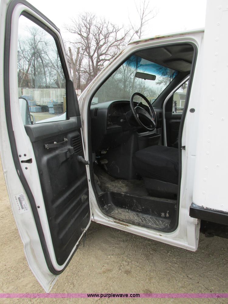 image for item H7607 1995 Ford E350 box van