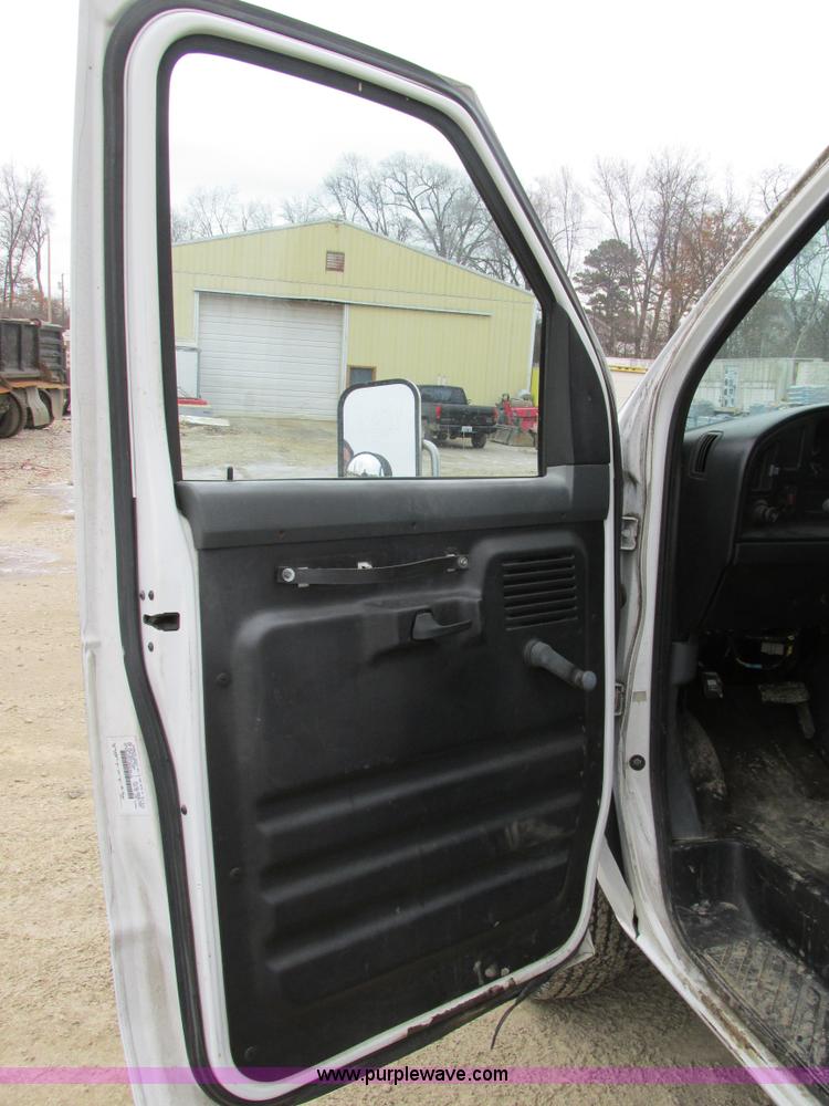 image for item H7607 1995 Ford E350 box van