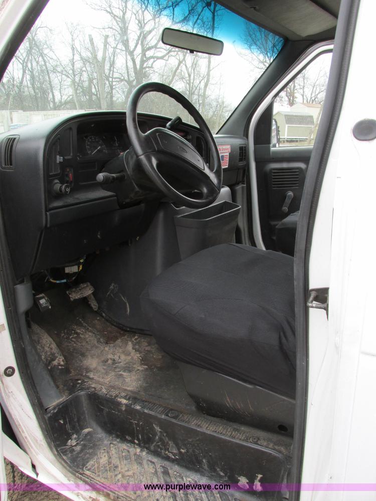 image for item H7607 1995 Ford E350 box van