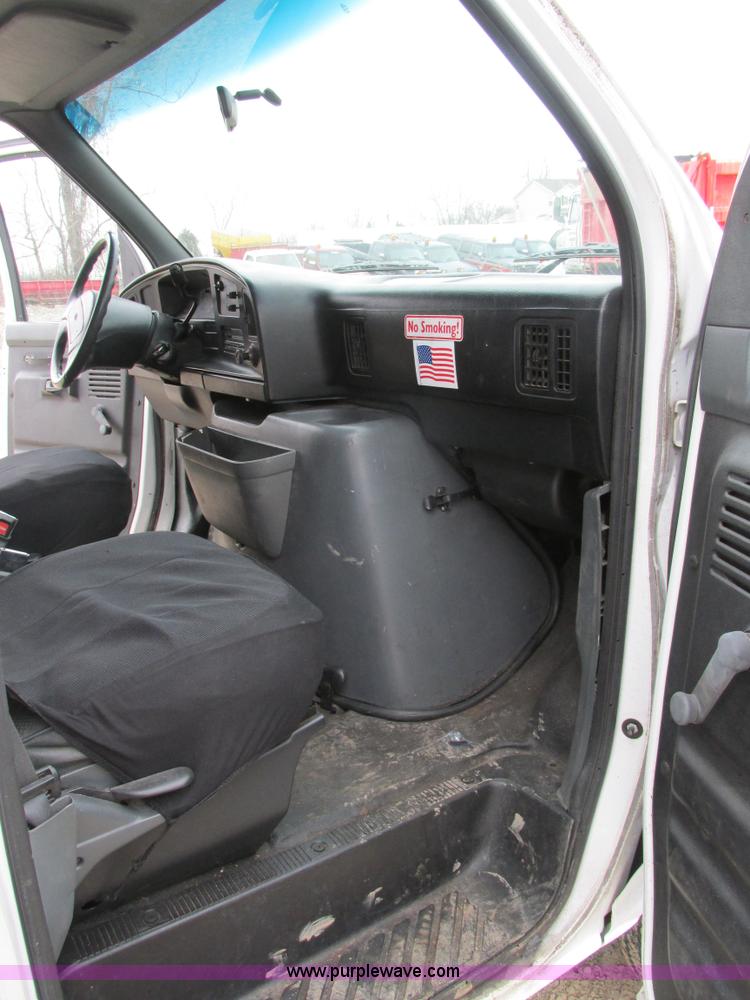 image for item H7607 1995 Ford E350 box van