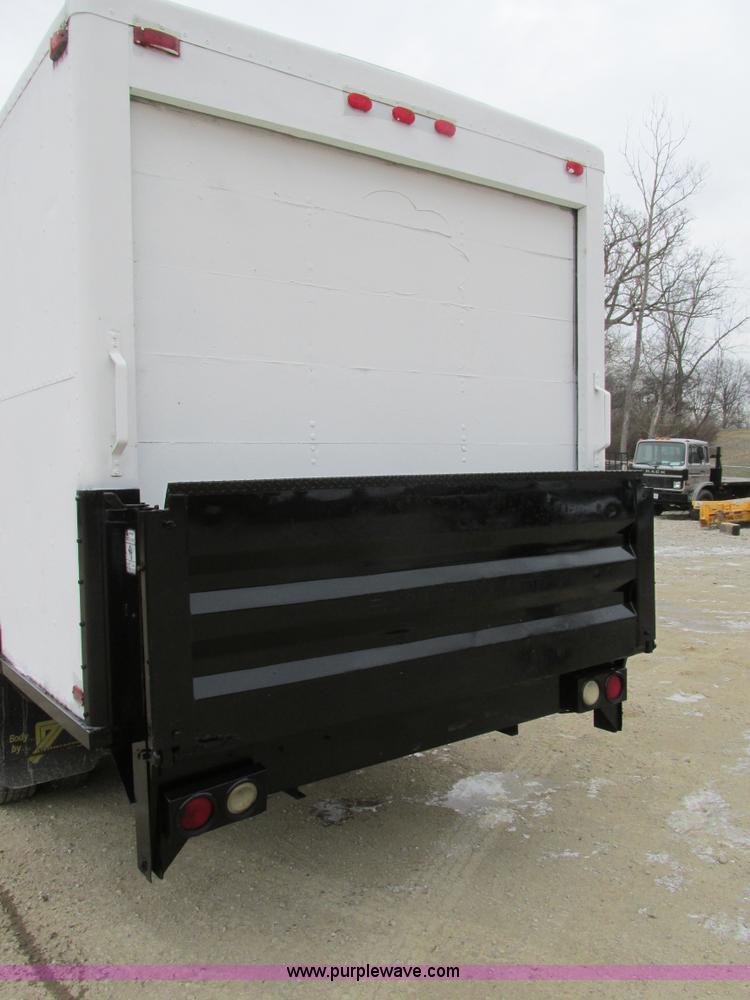image for item H7607 1995 Ford E350 box van