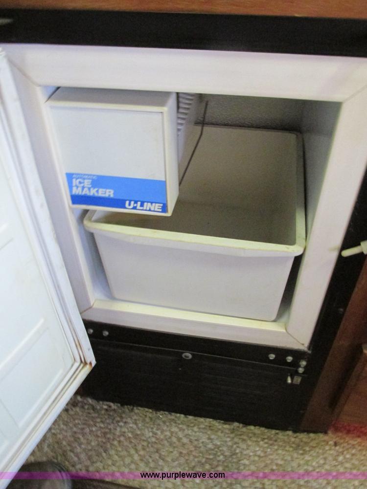 image for item H7614 1987 Country Coach recreational vehicle